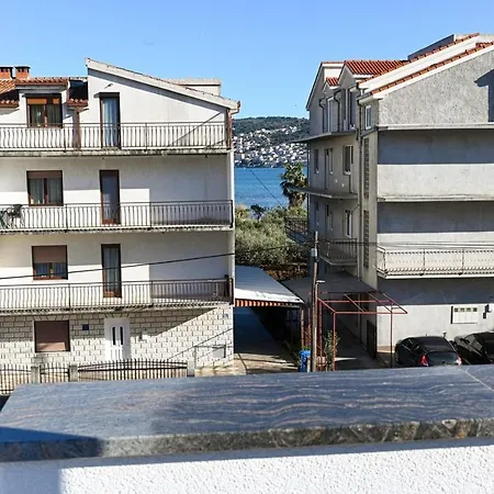 By The Sea - 21215 Apartman Trogir
